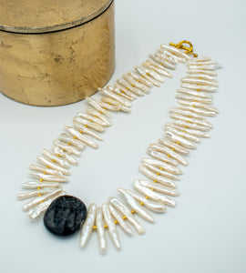 stick pearl ceramic necklace